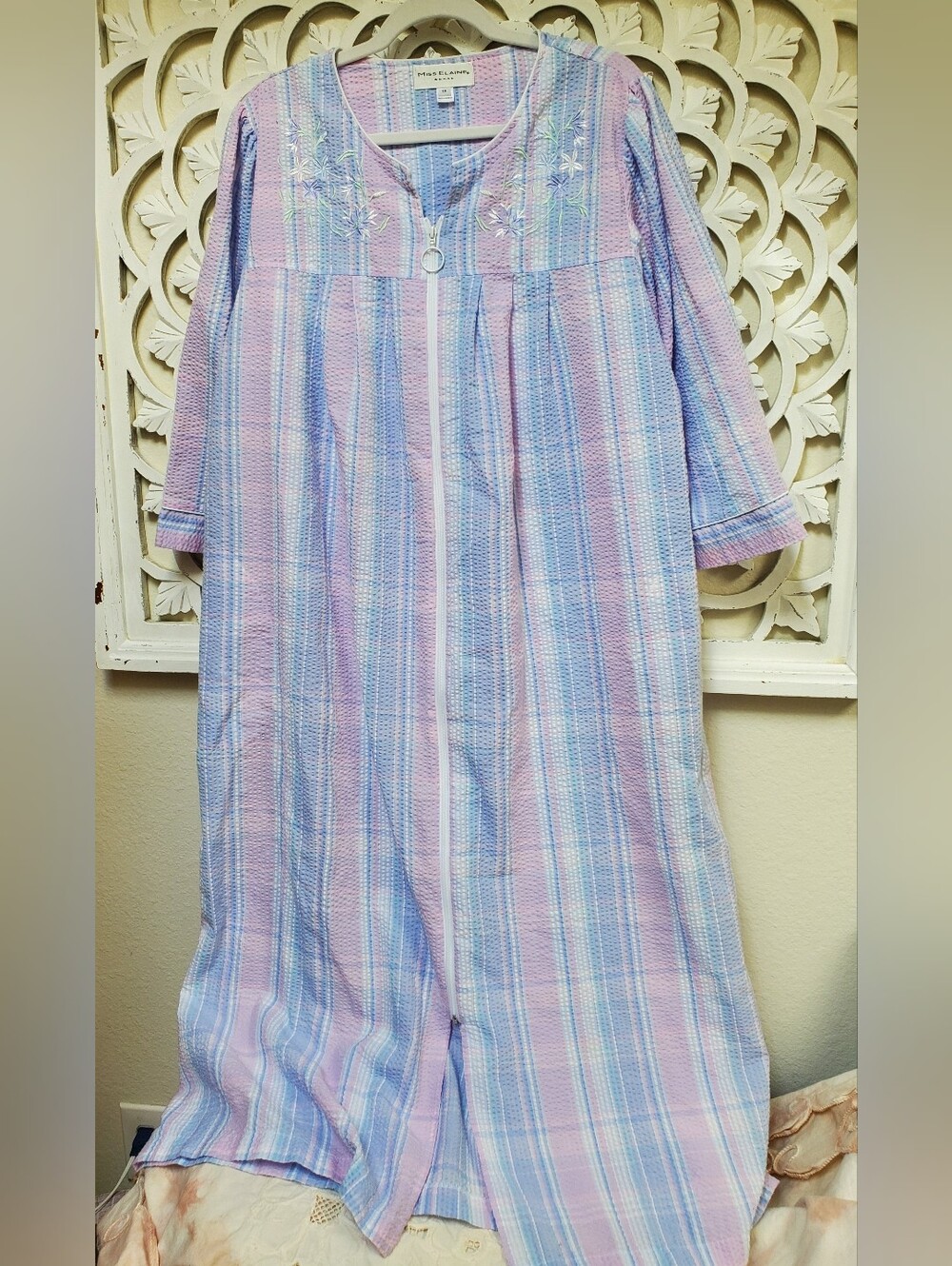 Miss Elaine Vintage Seersucker Pastel Robe MuMu 1X